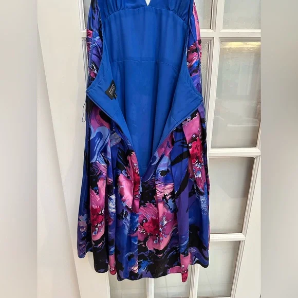 Adrianna Papell Occasions Watercolor Floral Silk Halter Fit Flare Dress Size 12 - Picture 5 of 12